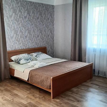 Guest House - Гостевой Частный Дом Dnipro Exterior foto